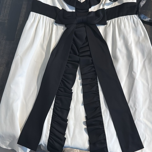 Alice + Olivia Y2K Black & White Ruffle Plunge Babydoll Cocktail Dress Bow - Picture 5 of 8